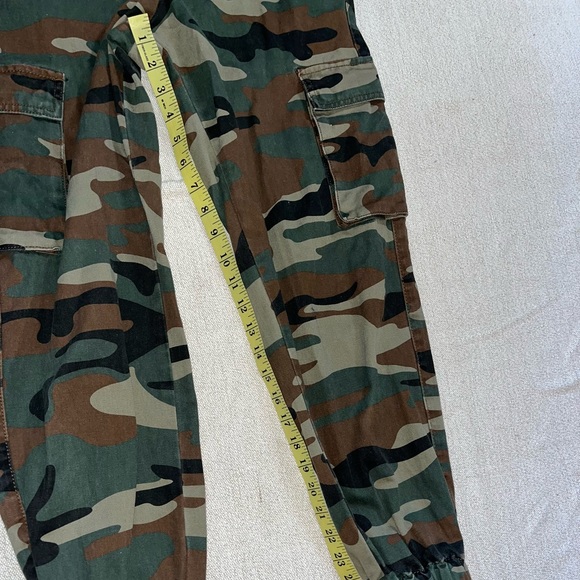 Forever 21 High Waist Camo Cargo Pants - Picture 3 of 11